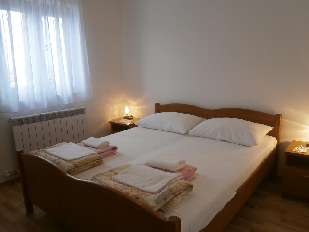 Apartments Crncic 실로 객실 사진